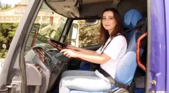 Üniversiteli Merve, İtfaiyeci Olmak İçin Kamyon Ehliyeti Aldı