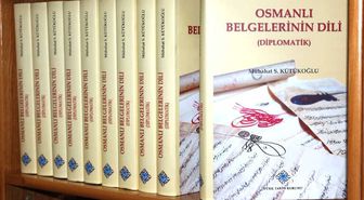Osmanlı Belgelerinin Dili 4. Baskısıyla Okurlarla Buluştu