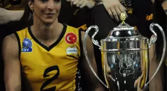 Vakıfbank'tan Kaptan Gözde Kırdar'a Duygusal Mesaj Açıklaması