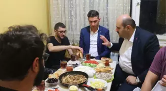 Başkan Orhan'dan Öğrencilere Çat Kapı Sahur