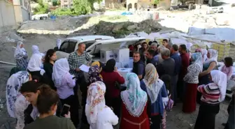 Şırnak Belediyesi, İhtiyaç Sahibi Vatandaşlara Gıda Paketi Dağıttı