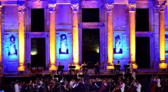 İzmir Festivali'nde Unutulmaz Celsus Gecesi