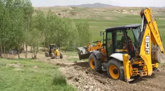 Başkale Belediyesi Engelli Çocuk İçin Yol Yaptı