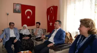 Bilecik Valisi Büyükakın'dan Şehit Ailelerine Ziyaret