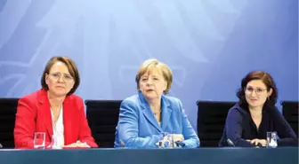 Merkel, Seehofer'e Mesaj mı Vermek İstedi?