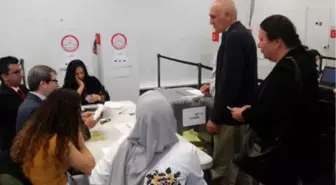 Birleşik Krallık'ta Türklerin Oy Verme İşlemi Başladı