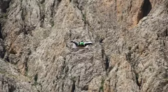 900 Metreden Wingsuit Atlayışları Nefes Kesti