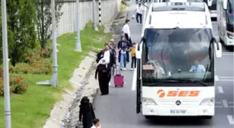 Bayram Dönüşü Otogarda Yoğunluk Yaşandı, Yolcular Otobüslerden İnerek Yürümeye Başladı