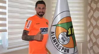 Alanyaspor, Eskişehirspor'da Forma Giyen Kaan Kanak'ı Renklerine Bağladı