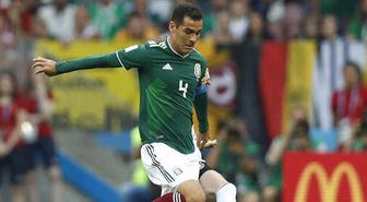 Meksikalı Rafael Marquez'in Takım Arkadaşlarının Suyunu İçmesi Yasak!