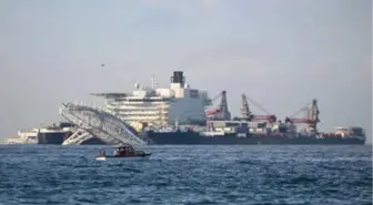 Pionering Spirit' Gemisi İstanbul Boğazı'ndan Geçiyor