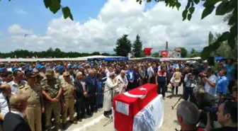 Şehit Uzman Çavuş İzzet Ak, Hatay'da Toprağa Verildi