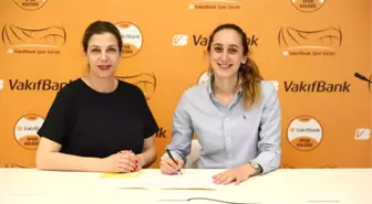 Vakıfbank, Melis, Ayça ve Gizem ile Devam Ediyor