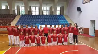 Kuşadası Belediyespor Teakwondo Takım 21 Madalya Kazandı