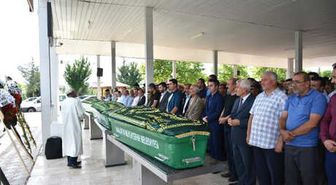 Otomobil, Uçuruma Yuvarlandı; Özlem Öğretmen ile Babası Öldü (2)