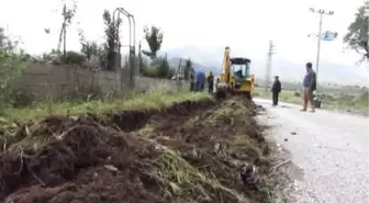 Sandıklı'da Aşırı Yağış ve Dolu Ekili Alanlarda Zarara Yol Açtı