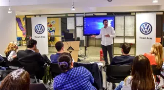 Yasemin Kumral Yeni Kitaplarının İmza Günü D&R'da