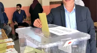 AK Parti Van İl Başkanı Türkmenoğlu Oyunu Kullandı