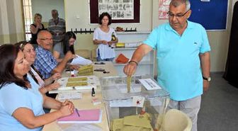 Çeşme'de Plaj Yerine Sandığa Koştular