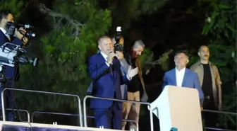 Cumhurbaşkanı Erdoğan Huber Köşkü Önünde Toplanan Kalabalığa Seslendi