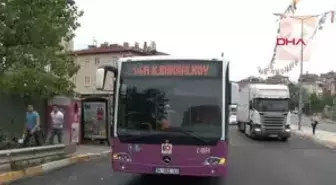 İstanbul- Otobüste Taciz İddiası Sonrası Bıçaklı Kavga: 1 Yaralı