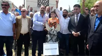 Ülkücüler, 'MHP Barajı Geçsin Anırmazsam Şerefsizim' Diyen Yaşar Okuyan'ı Protesto Etti