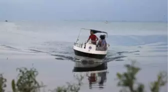 İznik Gölü'ne Açılan 3 Kuzenden Biri Kayboldu