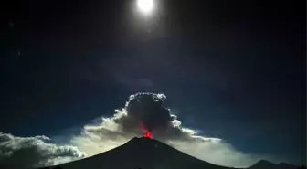 Endonezya'da Agung Yanardağı Harekete Geçti