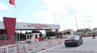 Tutuklanan Eren Erdem, Silivri Cezaevi'nde