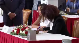 Milletvekilleri Kayıt Yaptırıyor - Zemzem Gülender Açanal