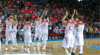 Türkiye - İsveç: 77-52