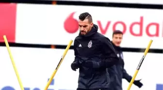 Beşiktaş'ın Kamp Kafilesine Negredo Alınmadı