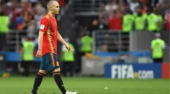 Iniesta'dan Milli Formaya Veda