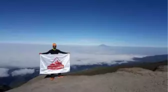 Türk Dağcılar, Afrika'nın En Yüksek Zirvesine Tırmandı