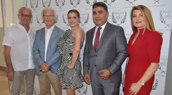 İzmir'den Avrupa'ya Gelinlik Rüzgarı