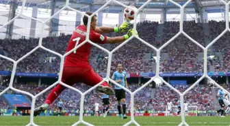 Uruguay Kalecisi Muslera Fransa Maçında Büyük Bir Hataya İmza Attı