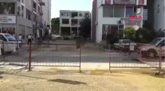 Antalya Serik'te Bariyerlerle Kapanan Yol Açıldı