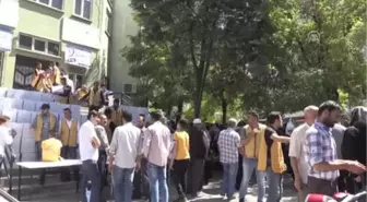 İhtiyaç Sahibi Ailelere Yardım