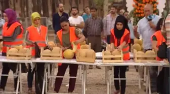 Kaymakam Erkayıran Saz Çaldı, Belediye Başkanı Yavuz Türkü Söyledi