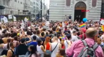 Pride London' Yürüyüşü Başladı