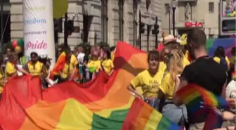 Pride London Yürüyüşü Başladı