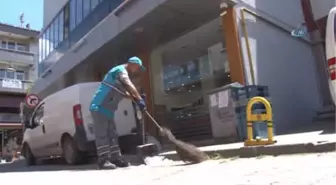 Süpürgesi ile Köpeğe Masaj Yapan Temizlik İşçisi Konuştu