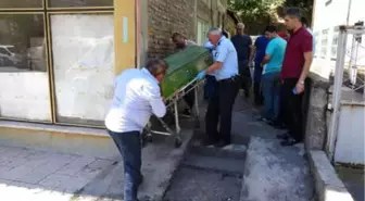 Yalnız Yaşadığı Evinde Ölü Bulundu