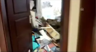 Yamaçtan Apartmanın Üzerine Kaya Parçaları Kaydı