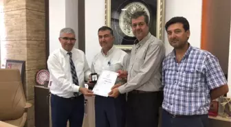 Kızılay'a Kan Bağışına Gümüş Madalya