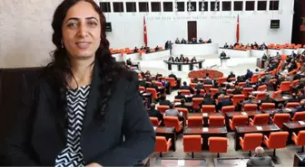 Yemin Metnini Kısık Sesle Okuyan HDP Milletvekili, Meclis'te Büyük Tepki Topladı