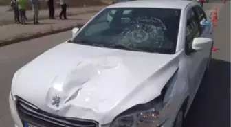 Otomobil Çarpan İşçi Ağır Yaralandı