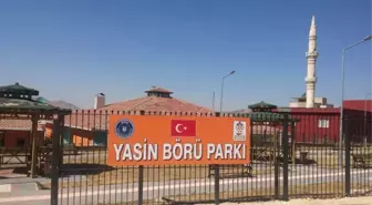 Gercüş'te Yasin Börü Parkı'nın Tabelası Yenilendi