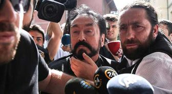 Gözaltına Alınan Adnan Oktar, Avukatından Meyve Suyu, Elbise ve Çamaşır İstedi