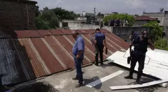 Bunalıma Giren Şahıs Dehşet Saçtı, Polise Satırla Direndi